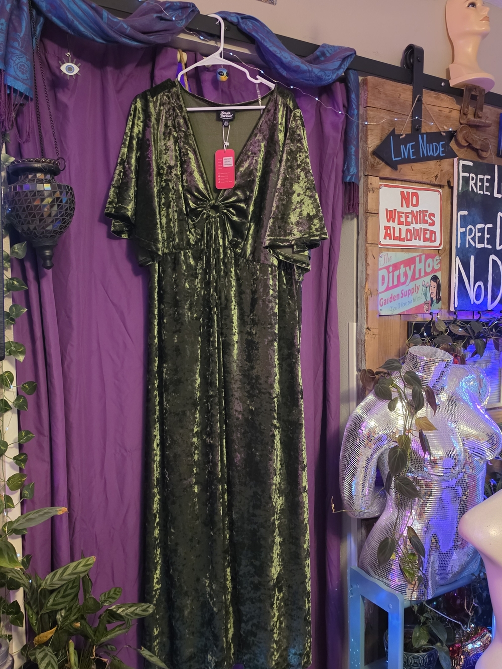 Plus Size Velvet Detail Front Vintage 70's Style Gown - Picture 2 of 3
